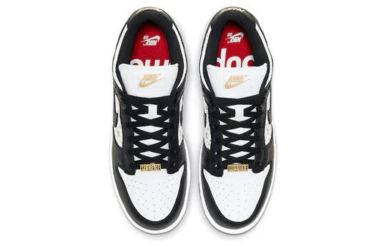 Nike SB Dunk Low - Supreme Black